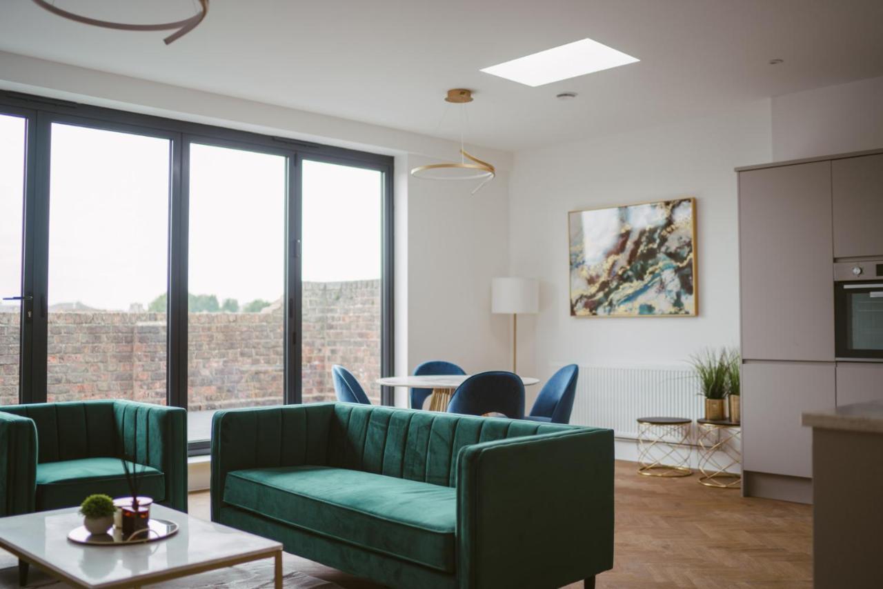 York Riverside Apartments Bagian luar foto