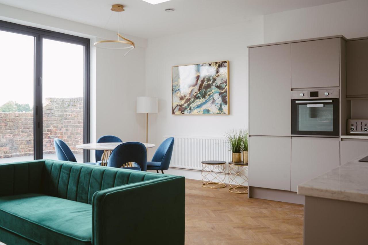York Riverside Apartments Bagian luar foto