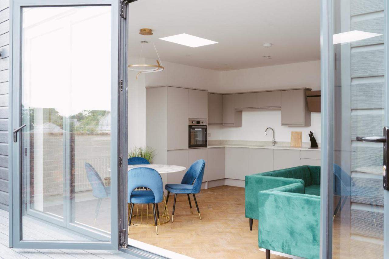 York Riverside Apartments Bagian luar foto