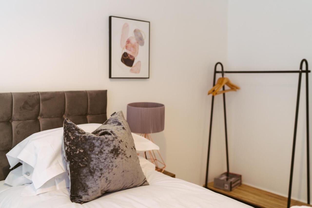 York Riverside Apartments Bagian luar foto